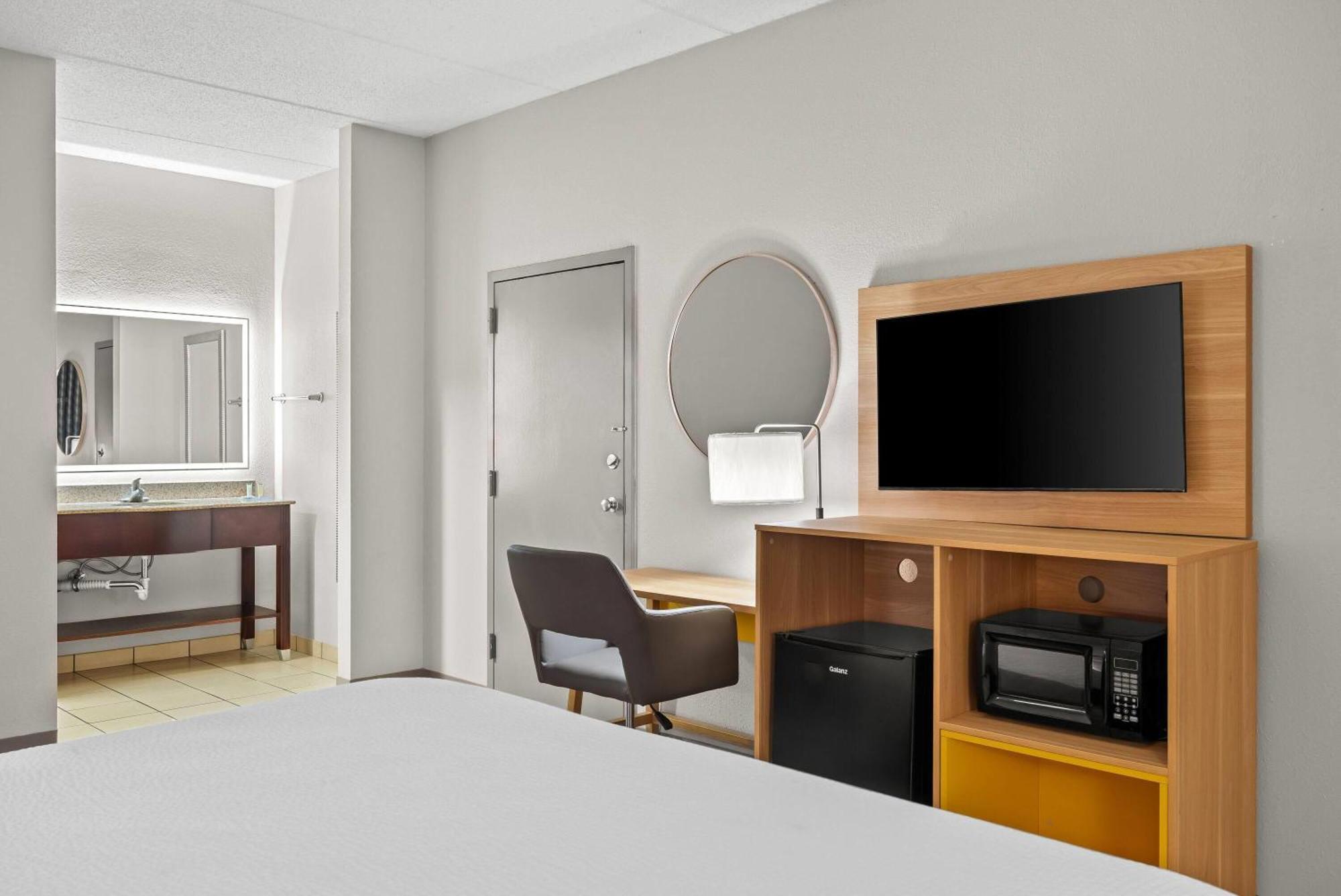 Days Inn By Wyndham Statesboro Esterno foto
