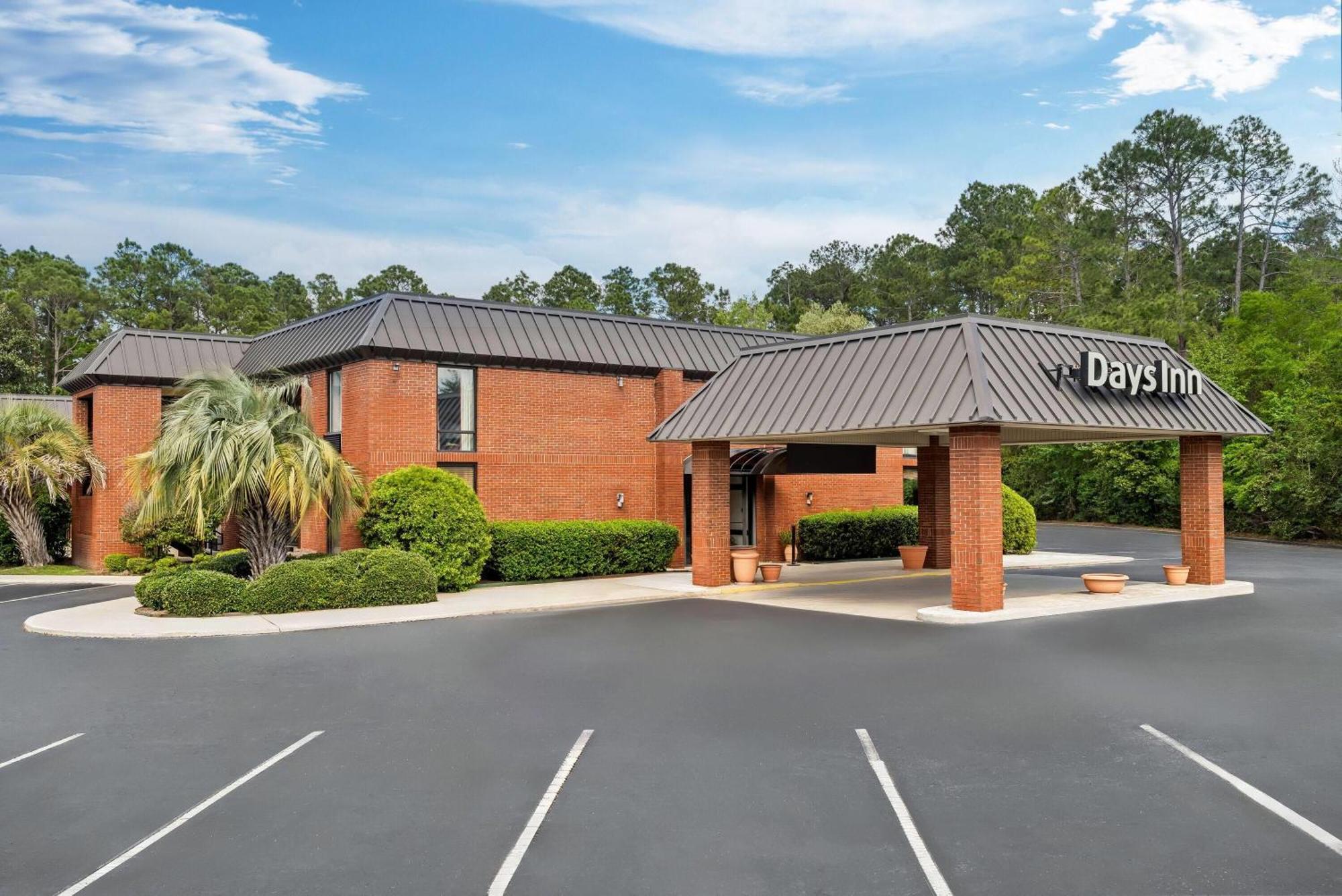 Days Inn By Wyndham Statesboro Esterno foto