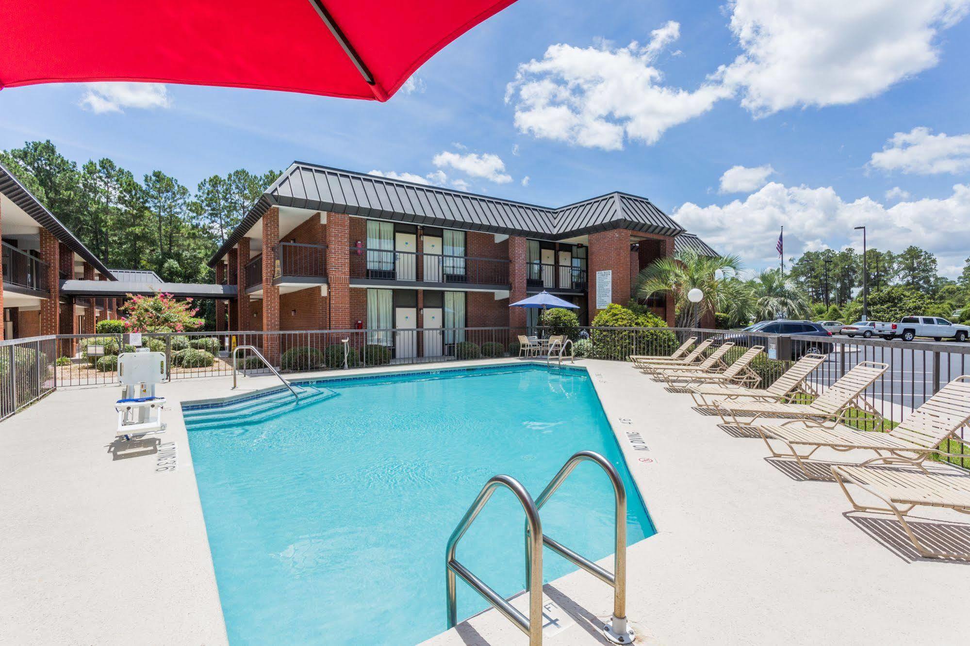 Days Inn By Wyndham Statesboro Esterno foto